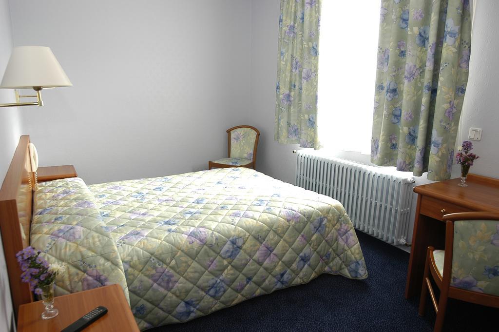 Contact Hotel De France Contres-Beauval-Cheverny Le Controis-en-Sologne Ruang foto