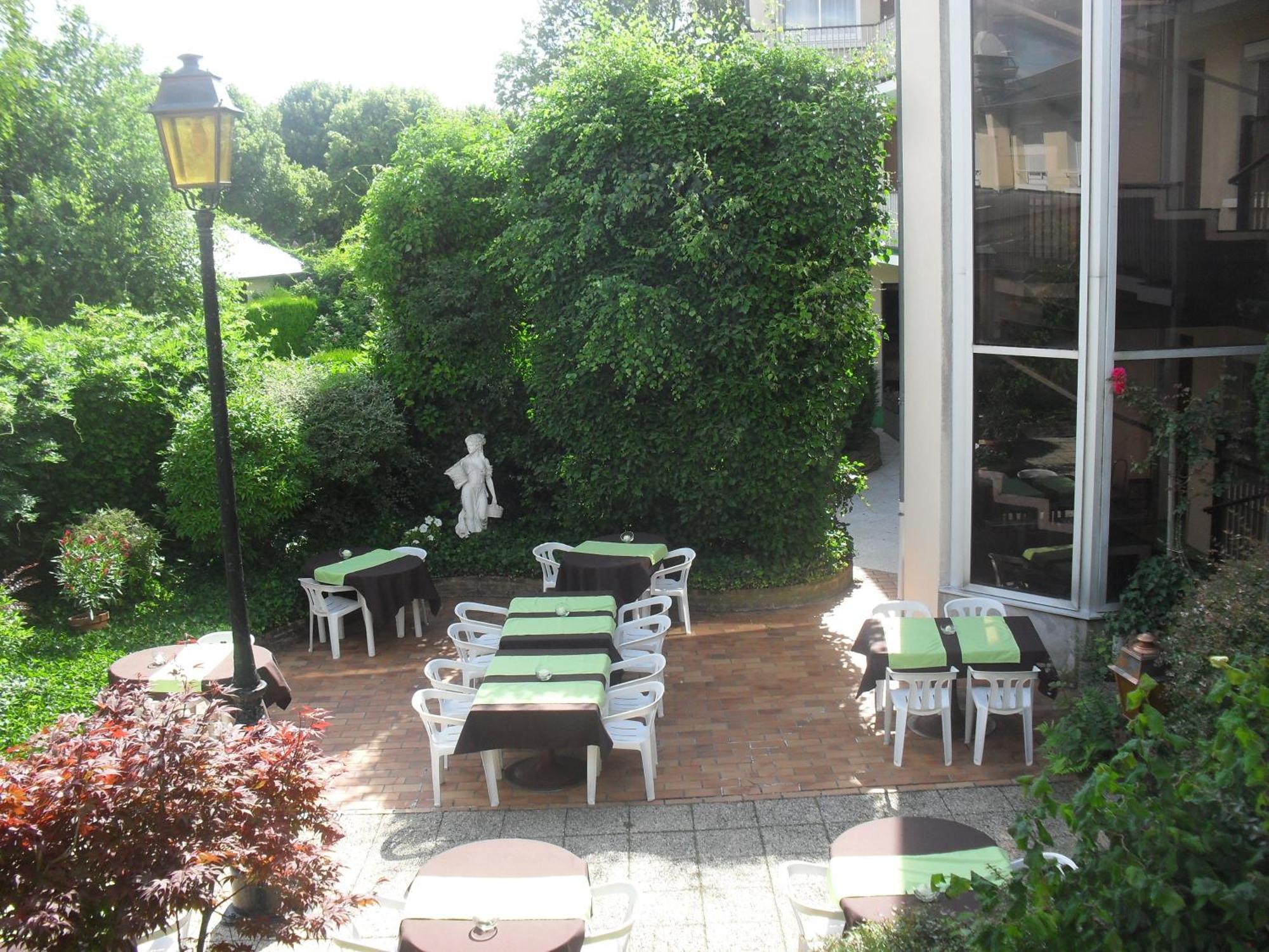 Contact Hotel De France Contres-Beauval-Cheverny Le Controis-en-Sologne Bagian luar foto